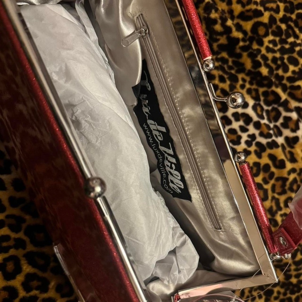 Lux De Ville Vintage Sparkle Pink Retro Cadillac Logo Women's Kiss Lock Purse - Picture 6 of 9